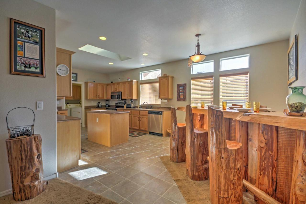 Beautiful Kanab Home With Yard - Walk To Restaurants Buitenkant foto