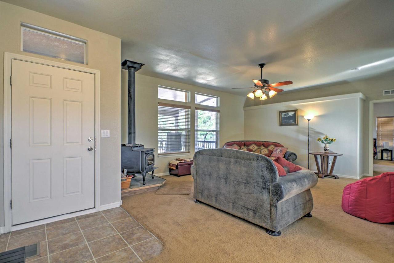 Beautiful Kanab Home With Yard - Walk To Restaurants Buitenkant foto