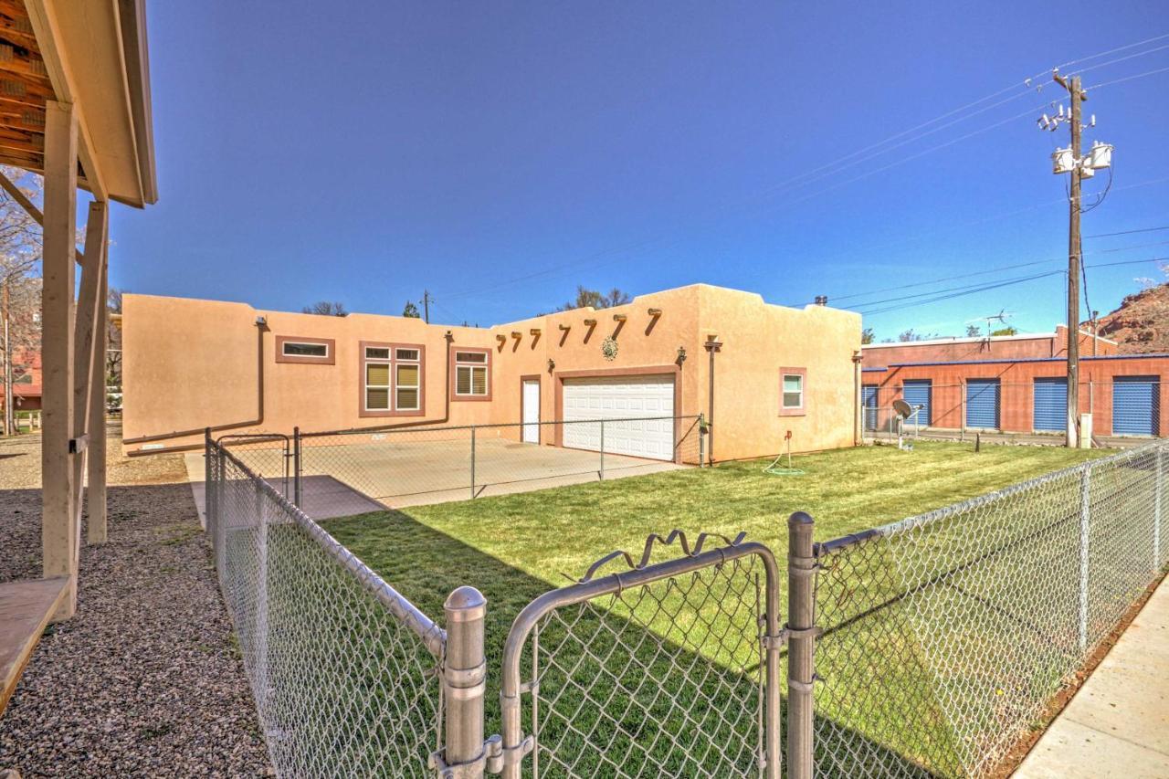 Beautiful Kanab Home With Yard - Walk To Restaurants Buitenkant foto